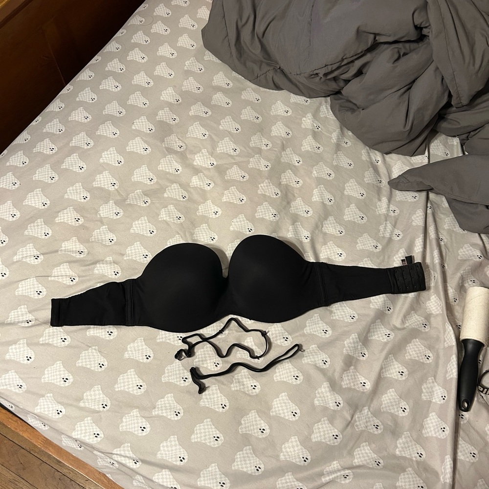 Black Strapless Bra